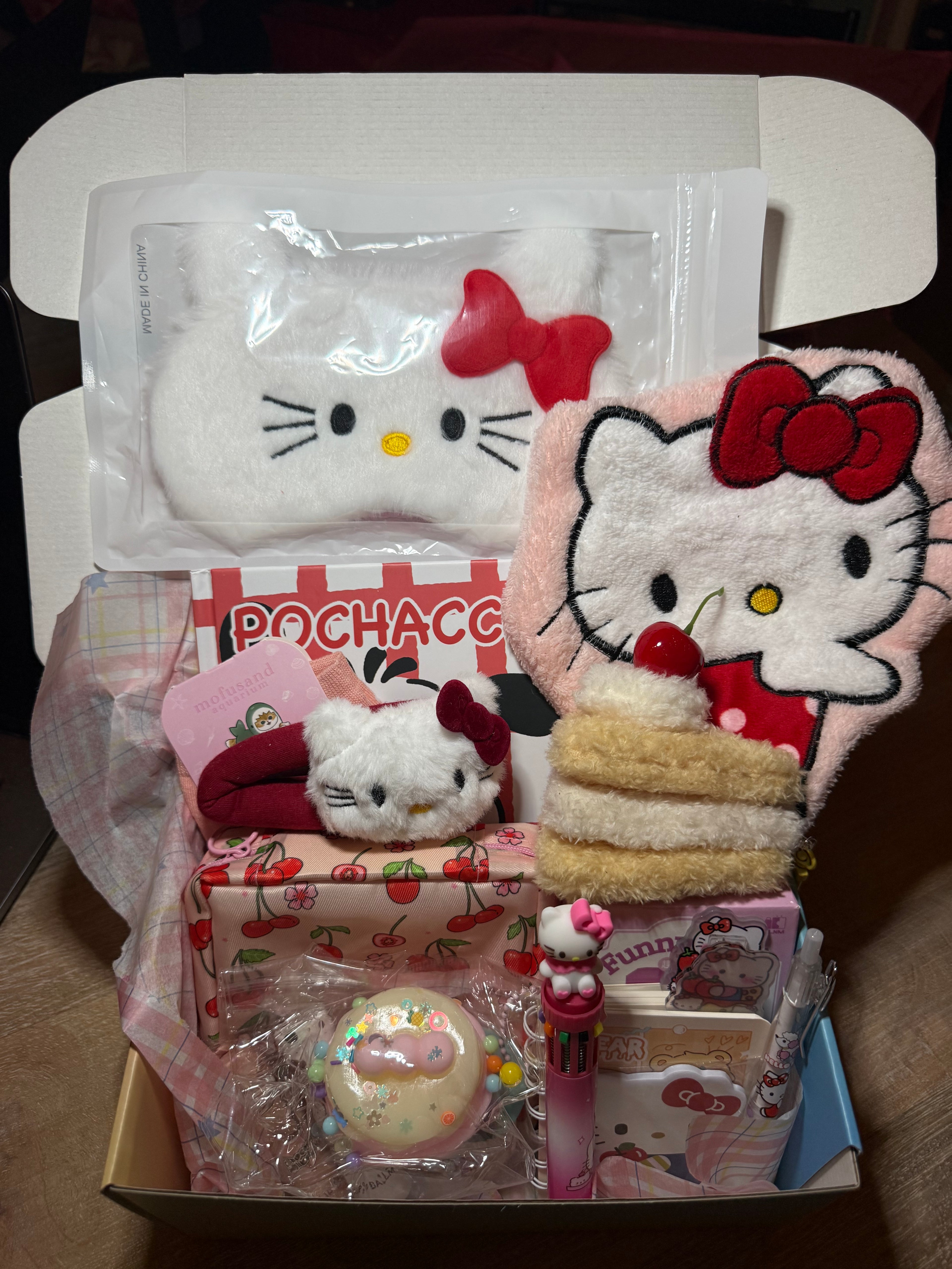Cutie Kitty Pie Box 🍒✧ MEDIUM ✧ Hello Kitty Beauty & Stationary Gift