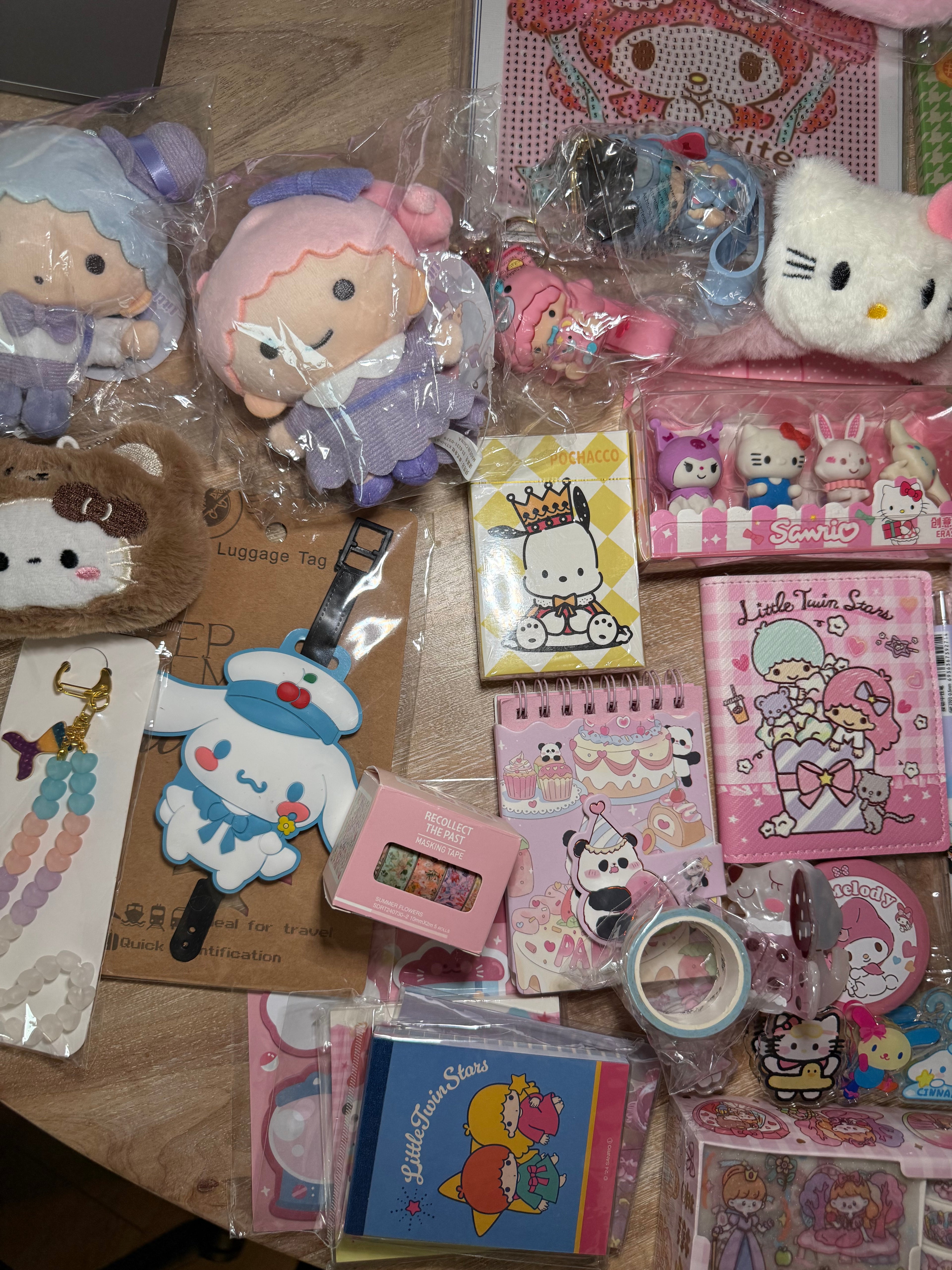 Lucky Star Box + FREE mini mystery Scoop✧.LARGE ✧ Mixed Characters ALL Sanrio Mystery Box