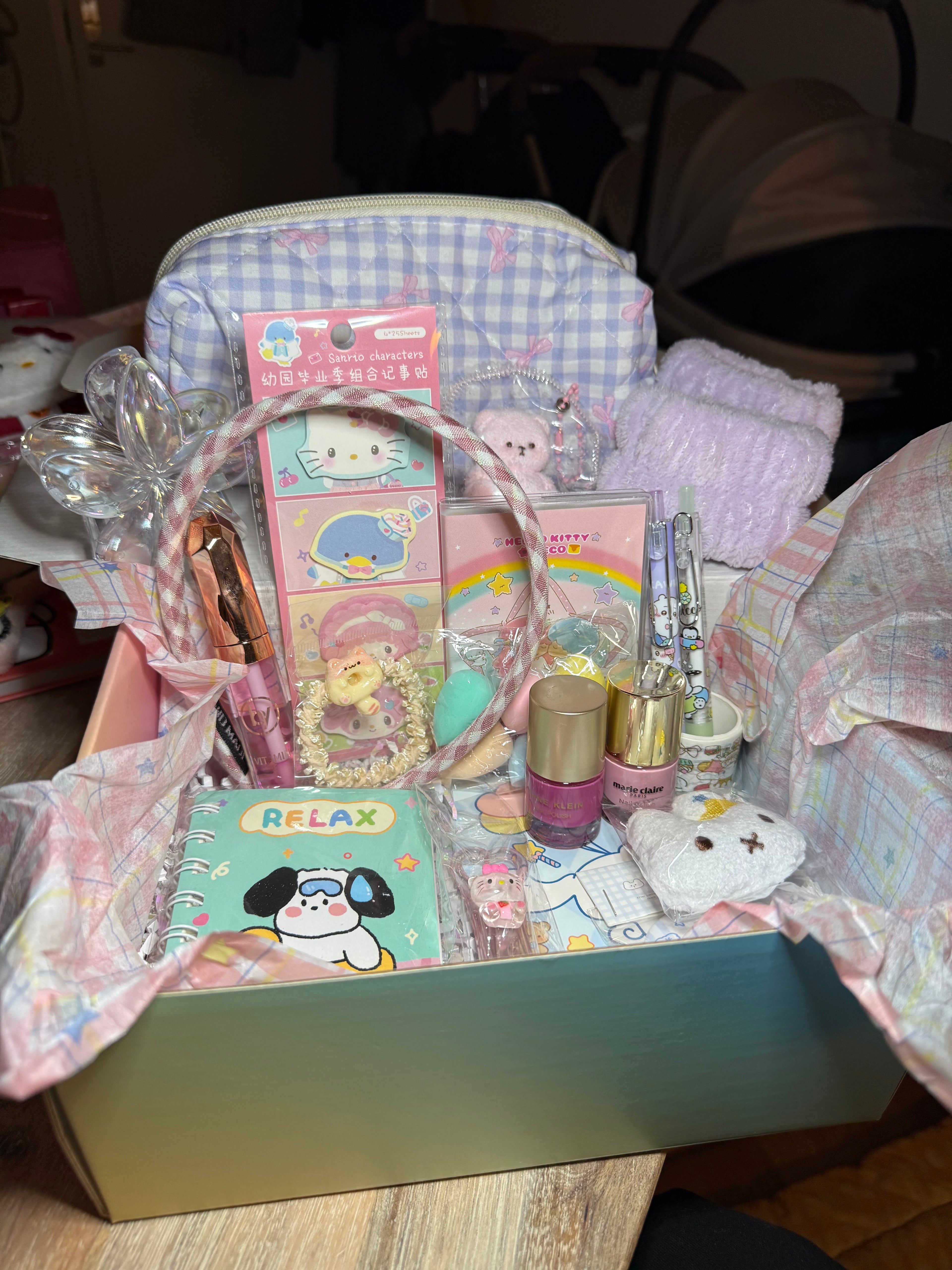 Marshmallow Puff Box ✧ MEDIUM ✧  Pastel Cosmetics & Stationery